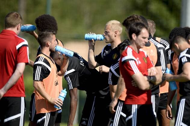 BORDEAUX, BEL Nationalteam: Players pictured during a training session on the fourth day of the training camp of Belgian national soccer team The Red Devils in Bordeaux, France, Thursday 04 June 2015. The Devils are preparing for a friendly game against France and a Euro 2016 qualification game against Wales. DIRKxWAEM  x04636668x