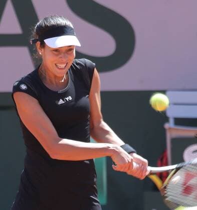 Ana Ivanovic of Serbia hits a shot during her French Open women s semifinal match against Lucie Safarova of the Czech Republic at Roland Garros in Paris on June 4, 2015.  PAR20150604703 DAVIDxSILPA