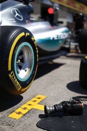 Motorsports: FIA Formula One World Championship WM Weltmeisterschaft 2015, Grand Prix of Canada, Pirelli, tire, tires, tyre, tyres, wheel, wheels, Reifen, Rad, feature, pit stop tool xHOCHxZWEIx