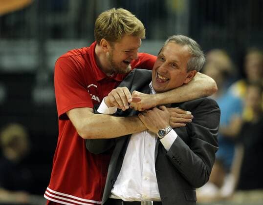 Jan Hendrik Jagla, Emir Mutapcic Freude Emotion jubelnd Jubel nach Spielende Basketball Play Off BBL Bundesliga Herren Saison 2014 2015 04.06.2015 ALBA Berlin vs. FC Bayern München