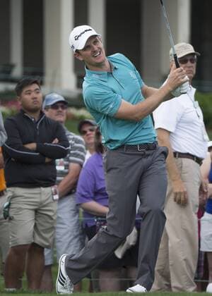 June 04 2015: Justin Rose reacting to his tee shot during the first round of the Memorial Tournament held at the Muirfield Village Golf Club in Dublin, Ohio. GOLF: JUN 04 PGA Golf Herren - the Memorial Tournament - First Round Icon150604009 EDITORIAL USE ONLY
