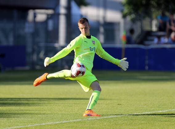 VfB Stuttgart Deutschland, Stuttgart, 03.06.2015, Fussball, B-Junioren, Bundesliga, Saison 2014 2015, Halbfinale, U17 U 17 VfB Stuttgart - U17 Hannover 96 (2:0): Philipp Köhn (VfB Stuttgart).