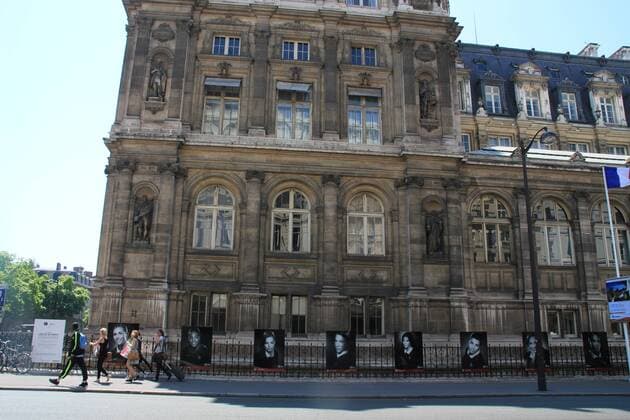 Fotoausstellung mit Bildern von Spielerinnen der französischen Fußball Nationalmannschaft - Hotel de ville de Paris - Paris - 05 06 2015 BaptistePerusat Panoramic 