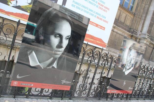 Fotoausstellung mit Bildern von Spielerinnen der französischen Fußball Nationalmannschaft - Jessica Houara d Hommeaux - Hotel de ville de Paris - Paris - 05 06 2015 BaptistePerusat Panoramic 