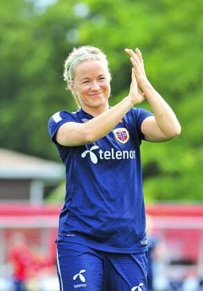 June 5, 2015 - Ottawa, Ontario, Canada - June 05, 2015: Norway midfielder Solveig Gulbrandsen applauds the crowd that turned up to watch the Team Norway training session at Algonquin College in Ottawa, Canada prior to the start of the FIFA 2015 Women s World Cup. Soccer: FIFA 2015 Women s World Cup - Norway Training Session. - ZUMAk120