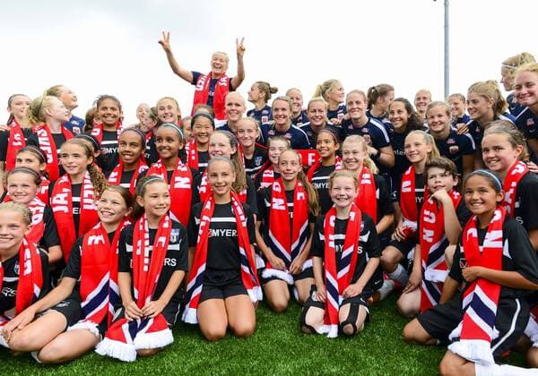June 5, 2015 - Ottawa, Ontario, Canada - June 05, 2015: Team Norway pose with players from Ottawa South United, a local soccer team after the Norway team training session at Algonquin College in Ottawa, Canada prior to the start of the FIFA 2015 Women s World Cup. Soccer: FIFA 2015 Women s World Cup - Norway Training Session. - ZUMAk120
