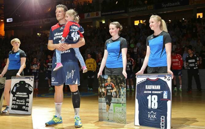 Flensburg, 30. May 2015 Handball, Saison 2014 2015, Bundesliga, 33. Spieltag, SG Flensburg-Handewitt - HSG Wetzlar: Verabschiedung von Lars Kaufmann (SG Flensburg-Handewitt, 18)