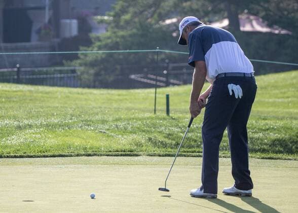 June 05 2015: Bo Van Pelt putting during the second round of the Memorial Tournament held at the Muirfield Village Golf Club in Dublin, Ohio. GOLF: JUN 05 PGA Golf Herren - the Memorial Tournament - Second Round Icon150605006 EDITORIAL USE ONLY