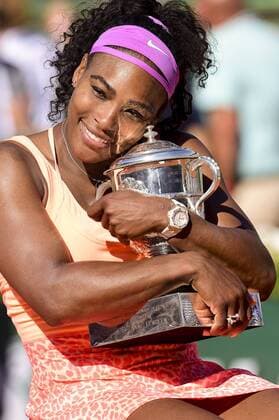 Serena Williams (usa) mit der Trophäe TENNIS, French Open 2015, Roland Garros, Finale der Damen, Paris Frankreich - 06 06 2015 