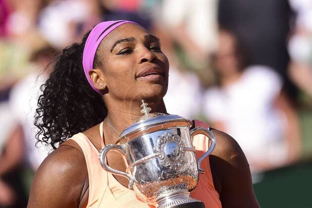 Serena Williams (usa) mit der Trophäe TENNIS, French Open 2015, Roland Garros, Finale der Damen, Paris Frankreich - 06 06 2015 