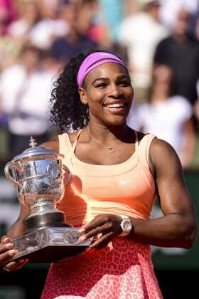 Serena Williams (usa) mit der Trophäe TENNIS, French Open 2015, Roland Garros, Finale der Damen, Paris Frankreich - 06 06 2015 