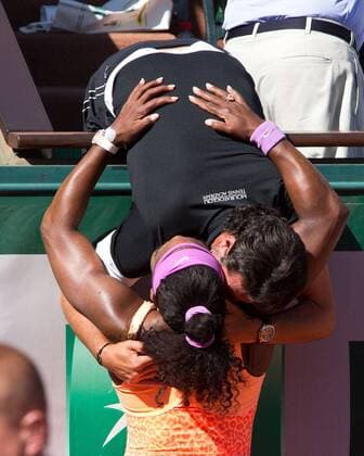 Serena Williams (USA) umarmt und küsst ihren Trainer Patrick Mouratoglou, Finale Tennis - French Open 2015 - Grand Slam ITF ATP Tennis Herren WTA Tennis Damen - Roland Garros - Paris - - France - 6 June 2015. Juergen Hasenkopf