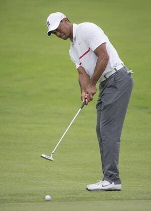 June 06 2015: Tiger Woods putting the ball during the third round of the Memorial Tournament held at the Muirfield Village Golf Club in Dublin, Ohio. GOLF: JUN 06 PGA Golf Herren - the Memorial Tournament - Third Round Icon150606029 EDITORIAL USE ONLY