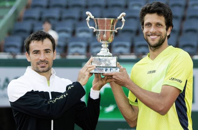 TENNIS - ATP Tennis Herren French Open 2015 PARIS,FRANCE,06.JUN.15 - TENNIS - ATP World Tour, Grand Slam, Roland Garros, French Open, doubles, final. Image shows Ivan Dodig (CRO) and Marcelo Melo (BRA). Keywords: trophy. GEPAxpictures xMatthiasxHauer