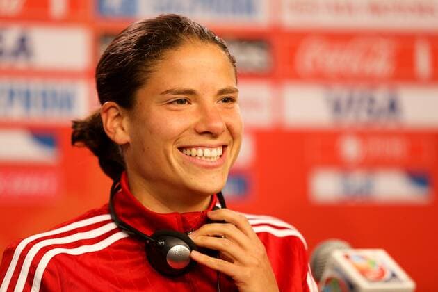 Annike Krahn (Deutschland), lacht, lachen, fröhlich, strahlend, optimistisch, Vorfreude auf das erste Gruppenspiel, Fussball, FIFA Frauen-WM 2015, Pressekonferenz vor dem Spiel gegen die Elfenbeinküste, xozx