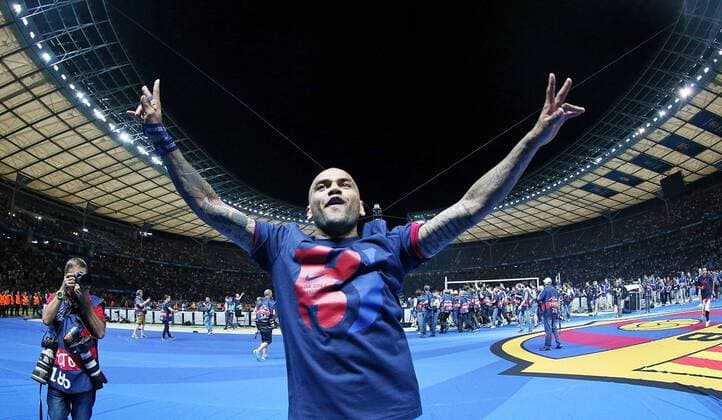 06.06.2015, Fussball Champions League Finale 2014 2015 im Oylmpiastadion Berlin, Juventus Turin - FC Barcelona Barca Sieger Barcelona feiert den Champions League Gewinn , Dani Alves (FC Barcelona) 