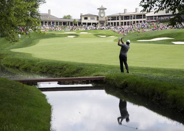 Aktuell Golf, Memorial Tournament in Dublin William McGirt hits off the rough on the 18th hole on Day 3 of the Memorial Tournament at the United Center in Columbus, the United States, June 6, 2015. ) (SP)U.S.-COLUMBUS-GOLF-MEMORIAL TingxShen 