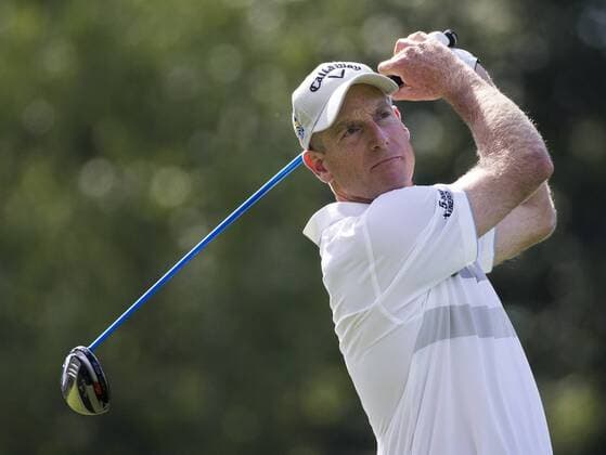 Aktuell Golf, Memorial Tournament in Dublin Jim Furyk of the United States tees off on Day 3 of the Memorial Tournament at the United Center in Columbus, the United States, June 6, 2015. ) (SP)U.S.-COLUMBUS-GOLF-MEMORIAL TingxShen 