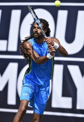 Aktion Dustin Brown (GER) Qualifikation 07.06.2015 Tennis Mercedes-Cup Stuttgart Weißenhof TC Weissenhof Mercedescup Mercedes Cup 06.06..-14.06.2015 Mercedes-Cup Stuttgart Weißenhof 2015
