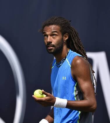 Aktion Dustin Brown (GER) sieht gen Himmel Qualifikation 07.06.2015 Tennis Mercedes-Cup Stuttgart Weißenhof TC Weissenhof Mercedescup Mercedes Cup 06.06..-14.06.2015 Mercedes-Cup Stuttgart Weißenhof 2015