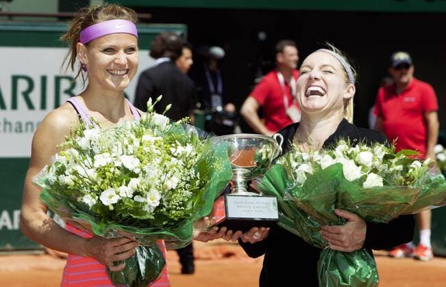 TENNIS - WTA Tennis Damen French Open 2015 PARIS,FRANCE,07.JUN.15 - TENNIS - WTA Tour, Grand Slam, Roland Garros, French Open, doubles, final. Image shows the rejoicing of Lucie Safarova (CZE) and Bethanie Mattek-Sands (USA). Keywords: trophy. GEPAxpictures xMatthiasxHauer