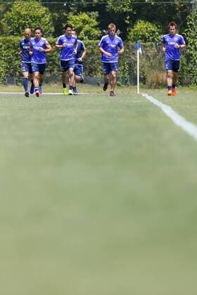(L-R) Yuto Nagatomo, Shinji Kagawa, Keisuke Honda, Shinji Okazaki (JPN), MAY 7, 2015 - Football Soccer : Japan national team Nationalteam Official Training Session in Akitsu Soccer Stadium, Chiba, Japan. NOxTHIRDxPARTYxSALES.  (qdwa040773)