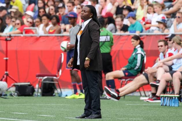 Clementine Toure (Trainerin, Coach, CIV), enttäuscht schauend, Enttäuschung, Frustration, disappointed, pessimistisch, Fussball, FIFA Frauen-WM 2015, Deutschland - Elfenbeinküste, xozx