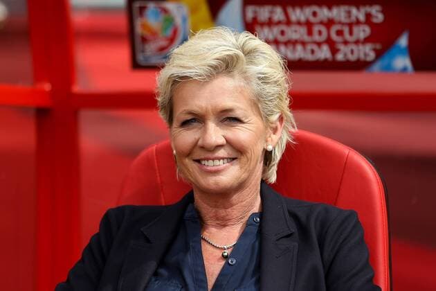 Silvia Neid (Trainerin, Coach, Deutschland), lacht, lachen, fröhlich, strahlend, optimistisch, Porträt, Portrait, Fussball, FIFA Frauen-WM 2015, Deutschland - Elfenbeinküste, xozx