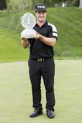 June 7, 2015: Tournament winner David Lingmerth poses for photographs at the conclusion of the final round of the Memorial Tournament presented by Nationwide Insurance held at Muirfield Village Golf Club in Dublin, Ohio. GOLF: JUN 07 PGA Golf Herren - the Memorial Tournament - Final Round Icon1506071190 EDITORIAL USE ONLY