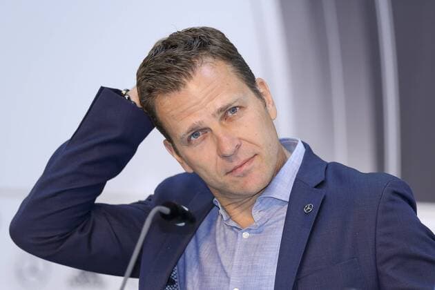 Sportlicher Leiter Oliver Bierhoff kratzt sich nachdenklich am Kopf Pressekonferenz Nationalmannschaft, Fussball, DFB, 08.06.2015, Copyright: Schülerx xEibner-Pressefoto EP_jse