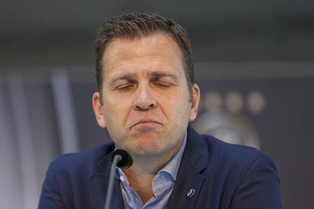 Sportlicher Leiter Oliver Bierhoff mit geschlossenen Augen Pressekonferenz Nationalmannschaft, Fussball, DFB, 08.06.2015, Copyright: Schülerx xEibner-Pressefoto EP_jse