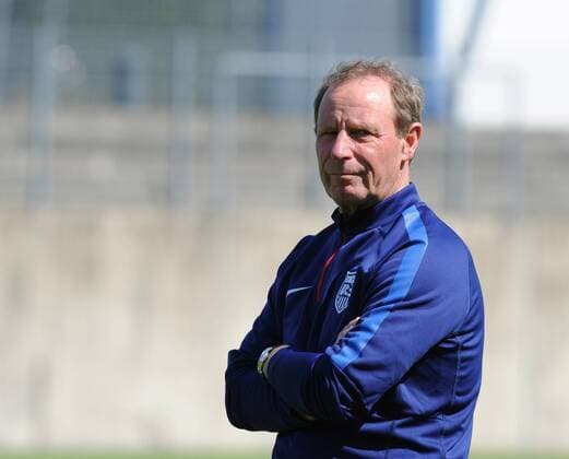 Aktuell Fußball, Training Nationalmannschaft USA in Düsseldorf Training der amerikanischen Fußballnationalmannschaft in Düsseldorf 08.06.2015 Co-Trainer Berti Vogts HM