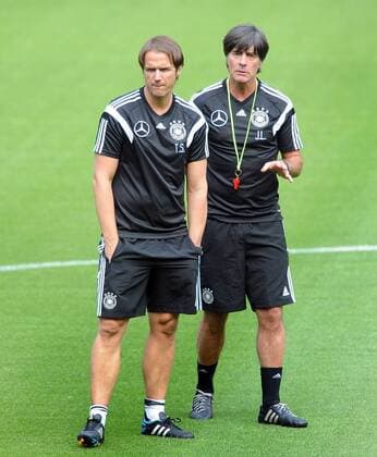 Training der Deutschen Nationalmannschaft am 08.06.2015 in Köln. Trainer Joachim Löw (re.) und Assistent Thomas Schneider. HM