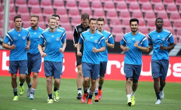 Aktuell Fußball, DFB, Training Nationalmannschaft Deutschland in Köln Köln, Fussball, DFB; Deutschland vs USA, MNational Mannschaft Training, 08.06.2015, Rheinenergiestadion Köln, Jonas hector, Andre schürrle, Erik Durm,Patrick Herrmann, Ilkay Gündogan, Anthony Rüdiger, Deutschland