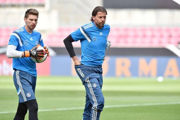 Aktuell Fußball, DFB, Training Nationalmannschaft Deutschland in Köln 08.06.2015, Fussball, Training der Deutschen Nationalmannschaft vor dem Länderspiel gegen die USA, Torwart Roman Weidenfeller (Deutschland), re., und Torhueter Ron Robert Zieler (Deutschland)