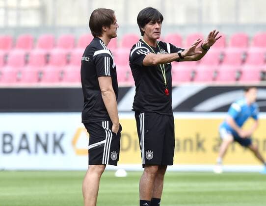 Aktuell Fußball, DFB, Training Nationalmannschaft Deutschland in Köln 08.06.2015, Fussball, Training der Deutschen Nationalmannschaft vor dem Länderspiel gegen die USA, Bundestrainer Joachim Loew (Joachim Löw, Deutschland), re., und Co Trainer Thomas Schneider (Deutschland)