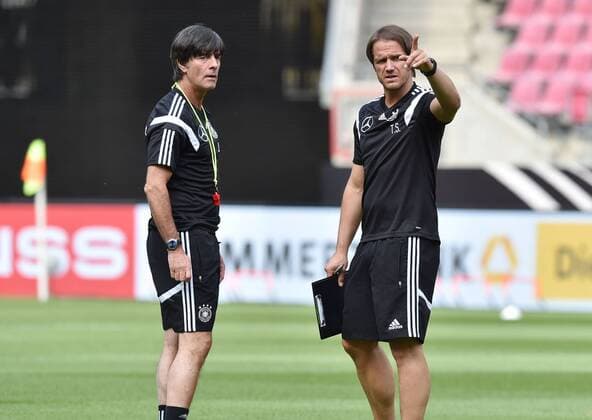 Aktuell Fußball, DFB, Training Nationalmannschaft Deutschland in Köln 08.06.2015, Fussball, Training der Deutschen Nationalmannschaft vor dem Länderspiel gegen die USA, Bundestrainer Joachim Loew (Joachim Löw, Deutschland), li., und Co Trainer Thomas Schneider (Deutschland)