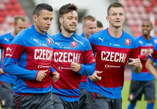 Aktuell Fußball, Training Nationalteam Tschechien Czech players, from left, Marek Suchy, Vaclav Kadlec and Tomas Necid attend the training prior to the qualification match Czech Republic vs Iceland for the European Championships in Prague, Czech Republic, June 8, 2015. (CTKxPhoto VitxSimanek) CTKPhotoP201506080755701  VIS 006