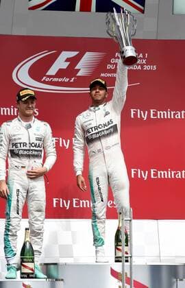 HAMILTON Lewis F1 Team Mercedes AMG bei der Siegeehrung mit dem ROSBERG Nico FIA Grosser Preis von Kanada 2015 in Montreal am 07. Juni 2015 in Montreal 