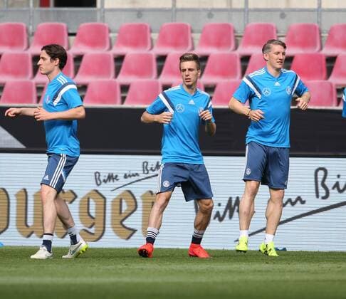 Aktuell Fußball, DFB, Training Nationalmannschaft Deutschland in Köln Köln, Fussball, DFB; Deutschland vs USA, Pressekonferenz, 08.06.2015, Köln, Mercedes Benz Center Köln, SEbastian Rudy, Patrick Herrmann Bastian schweinsteiger, alle Deutschland