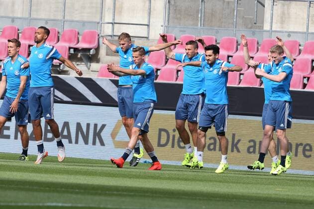 Köln, Fussball, DFB; Deutschland vs USA, MNational Mannschaft Training, 08.06.2015, Rheinenergiestadion Köln, Max kruse, Karim bellarabi,Christoph Kramer, Erik Durm, Lukas Podolski,Ilkay Gündogan, Andre Schürrle, alle Deutschland