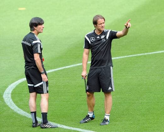 Training der Deutschen Nationalmannschaft am 08.06.2015 in Köln. Trainer Joachim Löw (li.) und Assistent Thomas Schneider. HM