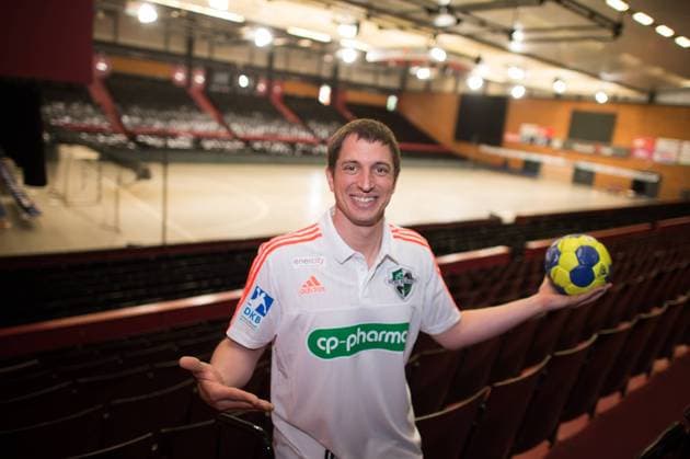 Der neue Trainer der TSV Hannover-Burgdorf, Jens Bürkle, bei seiner Präsentation in der Swiss Life Hall in Hannover. Foto: Nigel Treblin