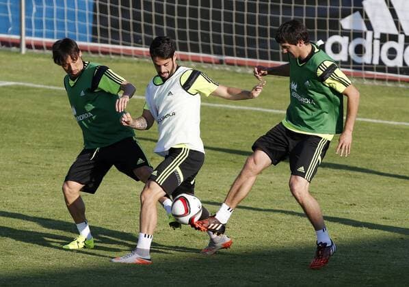 Aktuell Fußball, Training Nationalteam Spanien Spanish national team Nationalteam training session. In this picture, Silva, Isco and San Jose. xJOSExA.xGARCIAx 