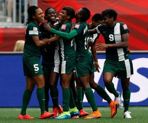 Aktuell Fußball, Damen, WM, Schweden - Nigeria Players of Nigeria celebrate Francisca Ordega (2nd L) s goal during a group D match between Sweden and Nigeria at the 2015 FIFA Women s World Cup in Winnipeg, Canada, June 8, 2015. The match ended with a 3-3 draw. ) (SP)CANADA-WINNIPEG-FIFA WOMEN S WORLD CUP-GROUP D-SWE VS NGA WangxLili 