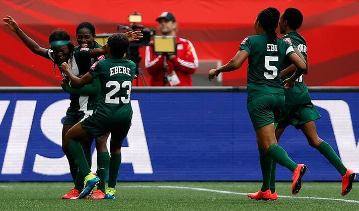 Aktuell Fußball, Damen, WM, Schweden - Nigeria Francisca Ordega(1st L) of Nigeria celebrates after scoring during a group D match between Sweden and Nigeria at the 2015 FIFA Women s World Cup in Winnipeg, Canada, June 8, 2015. The match ended with a 3-3 draw. ) (SP)CANADA-WINNIPEG-FIFA WOMEN S WORLD CUP-GROUP D-SWE VS NGA WangxLili 