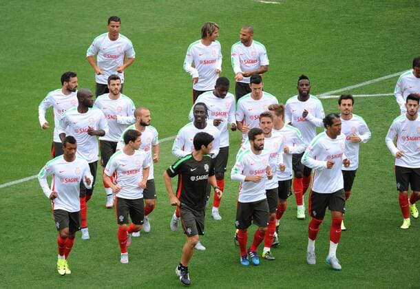Aktuell Fußball, Training Nationalteam Portugal Portugal s National football team players attend a training session to prepare for a match with Armenia s national team Nationalteam in EURO Qualifying EM Europameisterschaft at Mikheil Meskhi stadium in Tbilisi, Georgia, on June 8, 2015. ) (SP)GEORGIA-TBILISI-PORTUGAL-EURO QUALIFYING TamunaxKulumbegashvili 