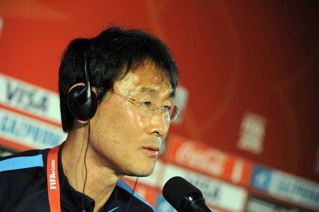 Aktuell Fußball, Damen, WM, Training und PK Nationalteam Südkorea Montreal, Canada - South Korea head coach Yoon Du Kyeo speaks during a press conference PK Pressekonferenz at the Olympic Stadium in Montreal in the FIFA Women s World Cup 2015 group E with BRAZIL , Spain and Costa rica , Montreal Qc, Jun 08,2015. FIFA Womens World Cup Canada 2015  - ZUMAn230