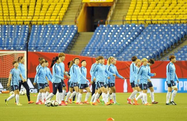 Aktuell Fußball, Damen, WM, Training und PK Nationalteam Südkorea Montreal, Canada - South Korea team during an official training in the FIFA Women s World Cup 2015 group E at the Olympic Stadium in Montreal QC, June 08, 2015.FIFA Women s World Cup 2015 group E South Korea , BRAZIL , Spain and Costa rica. FIFA Womens World Cup Canada 2015  - ZUMAn230