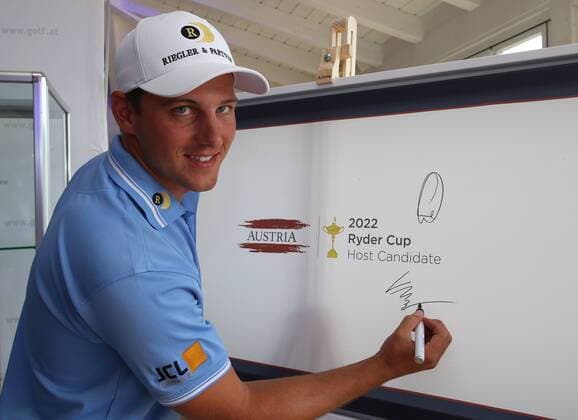 GOLF - Lyoness Open 2015 ATZENBRUGG,AUSTRIA,09.JUN.15 - GOLF - PGA Golf Herren European Tour, Lyoness Open, Diamond Country Club, press conference PK Pressekonferenz Image shows Lukas Nemecz (AUT). Keywords: sign, Ryder Cup. GEPAxpictures xDanielxGoetzhaber